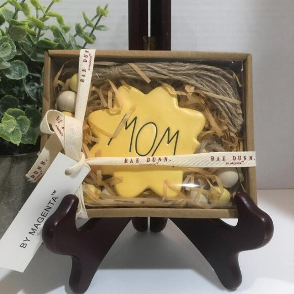 Nwt PRICE FIRM Rae Dunn “Mom” ceramic & wooden bead garland - Picture 1 of 2